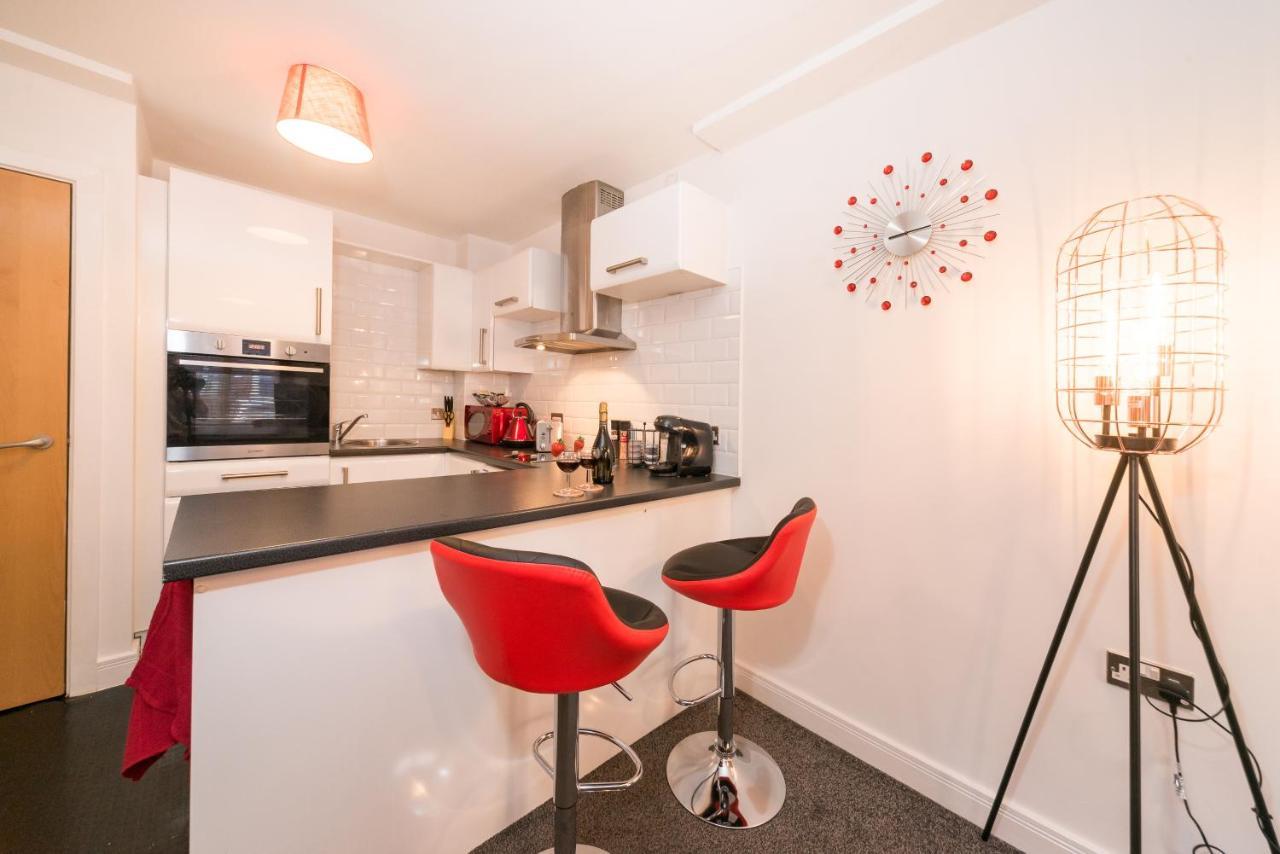 Centre Posh Parlour Gated Parking 1bed Wifi Apartment Kingston upon Hull