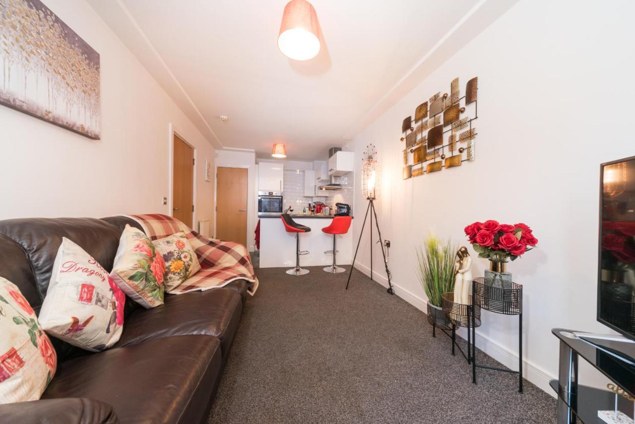 Centre Posh Parlour Gated Parking 1bed Wifi * Kingston upon Hull