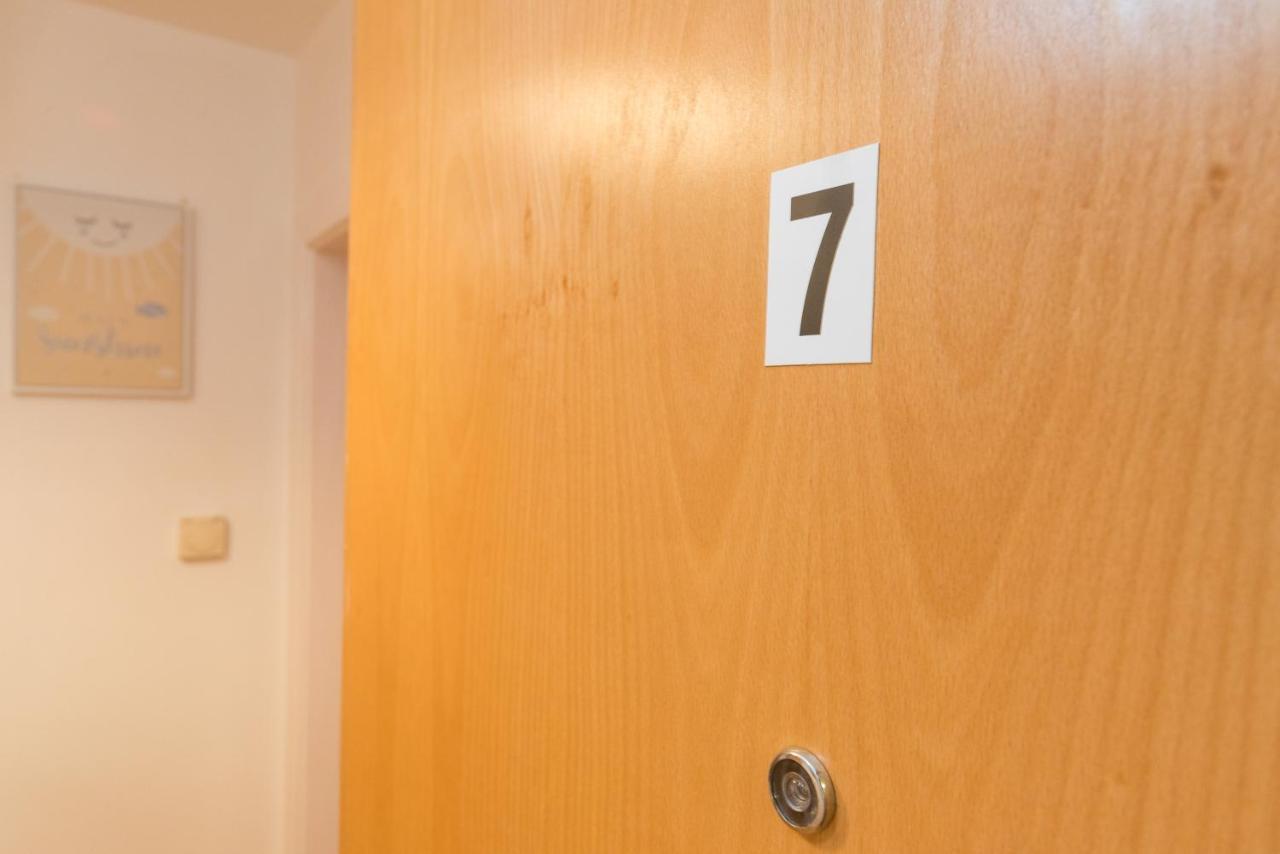 Centre Posh Parlour Gated Parking 1bed Wifi Kingston upon Hull