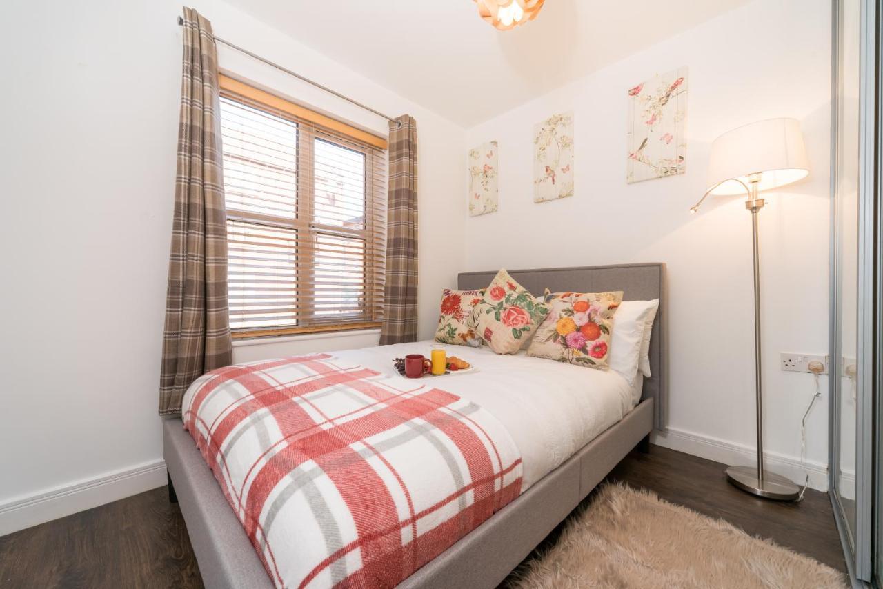 Centre Posh Parlour Gated Parking 1bed Wifi Kingston upon Hull